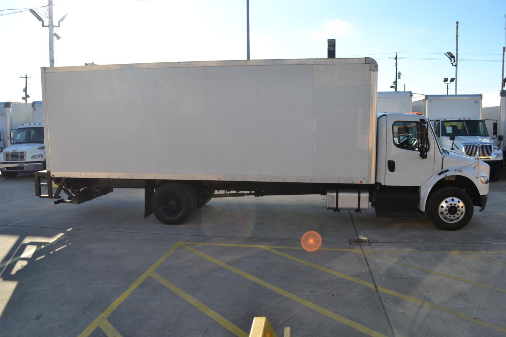 2016 WHITE /BLACK FREIGHTLINER M2-106 with an CUMMINS ISL 8.9L 280HP engine, ALLISON 3000HS AUTOMATIC transmission, located at 9172 North Fwy, Houston, TX, 77037, (713) 910-6868, 29.887470, -95.411903 - Photo#3